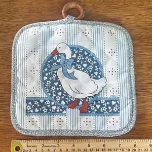 Vintage 80s Briggs country goose potholder with wooden handle